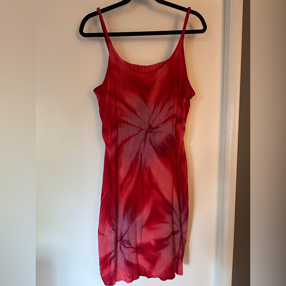 ⭐️Beautiful Tie-Dye Red Spaghetti Strap Dress ⭐️